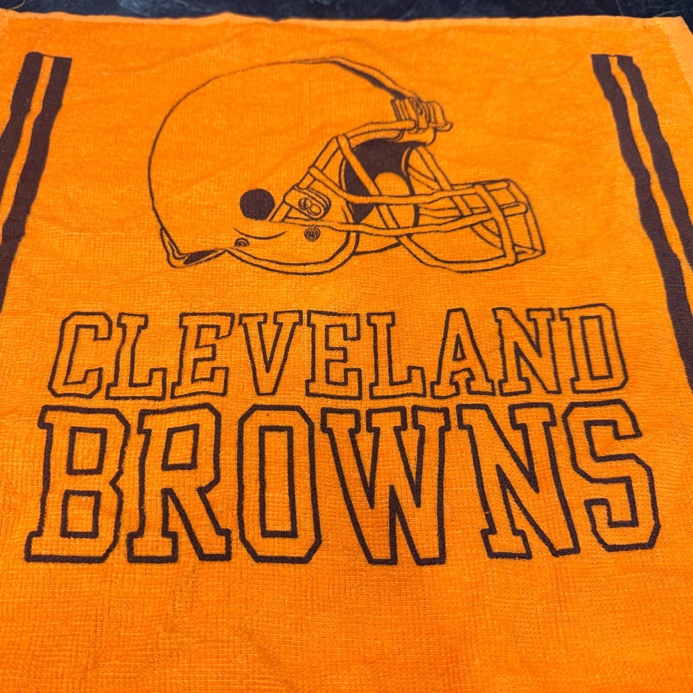 Cleveland Browns Golf Towel and Golf Tees - Picture 3 of 12
